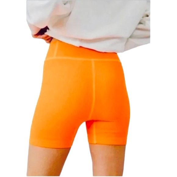 FREE People Movement Free Throw Short Burning Up - Picture 6 of 7